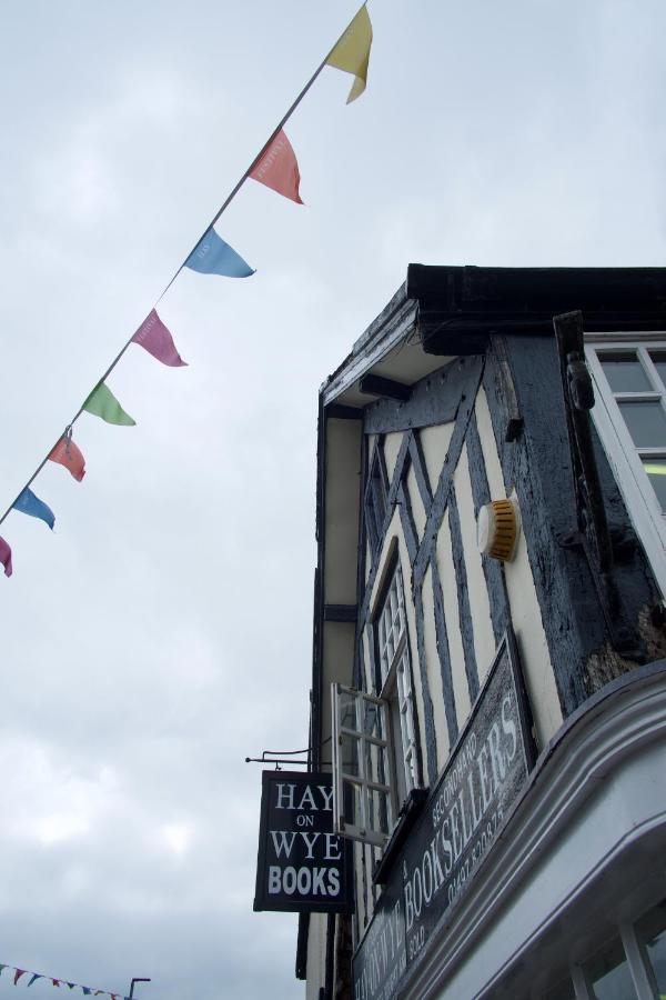 The Pavement Palace Hay-On-Wye Extérieur photo